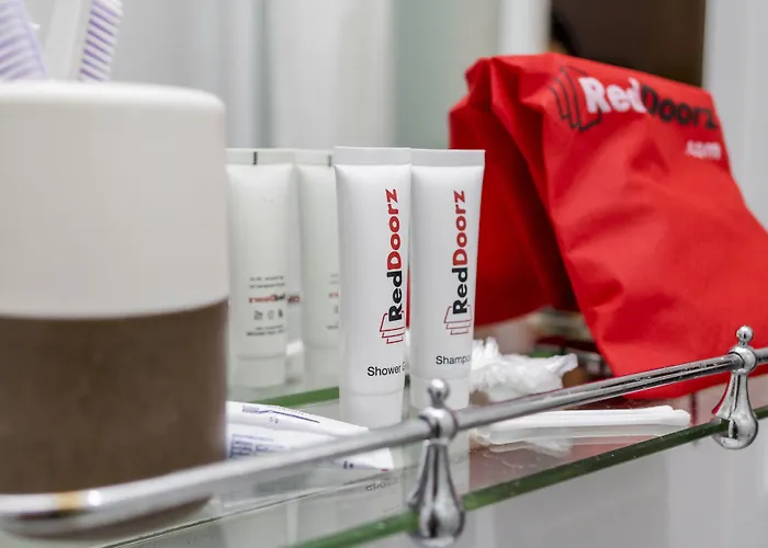 RedDoorz Plus near Taman Sari 2 Yogyakarta